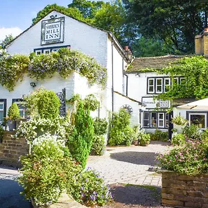 4* Отель Shibden Mill